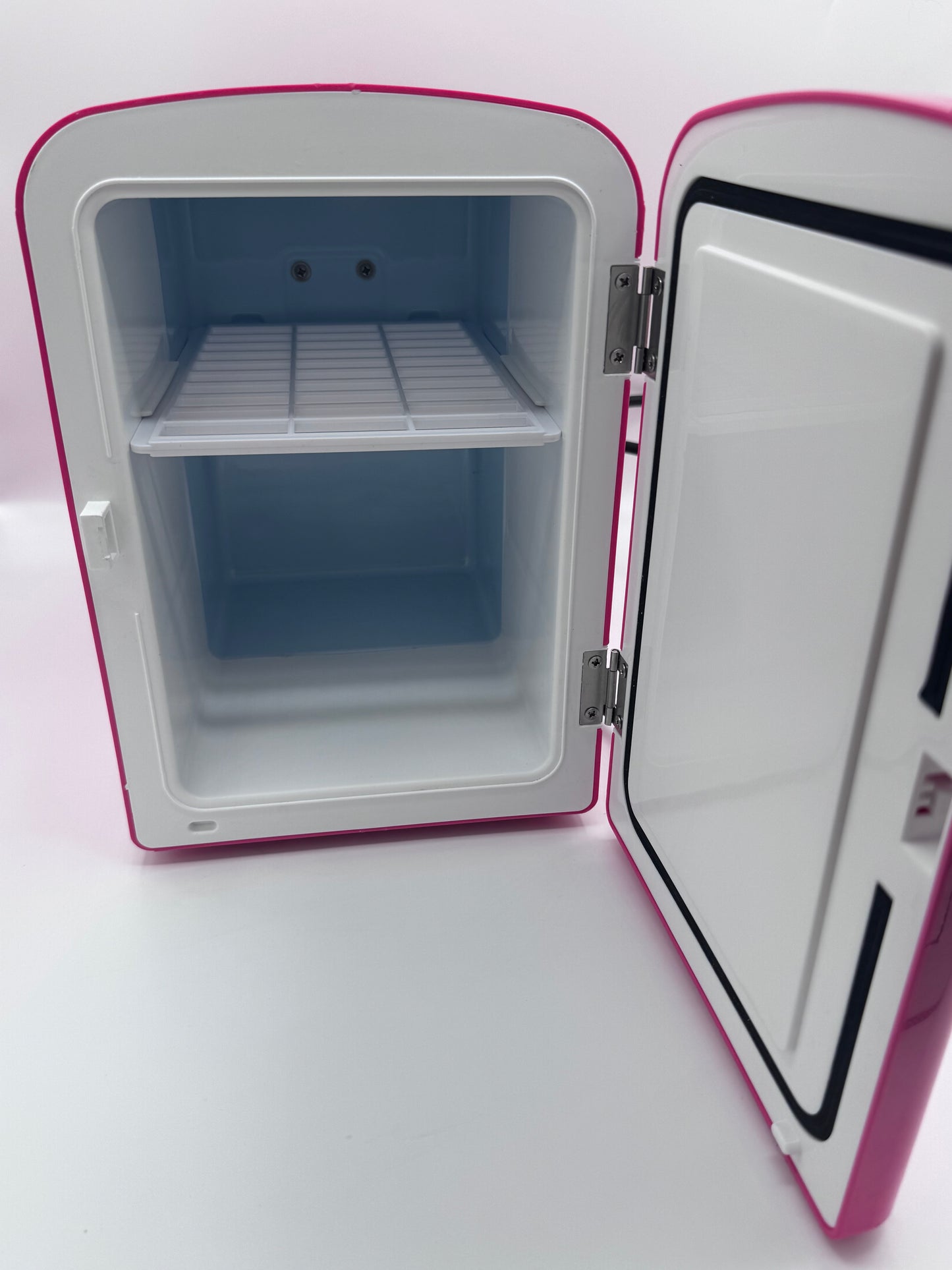 Frigidaire 9 Can Mini Retro Portable Refrigerator Hot Pink Diamond Door