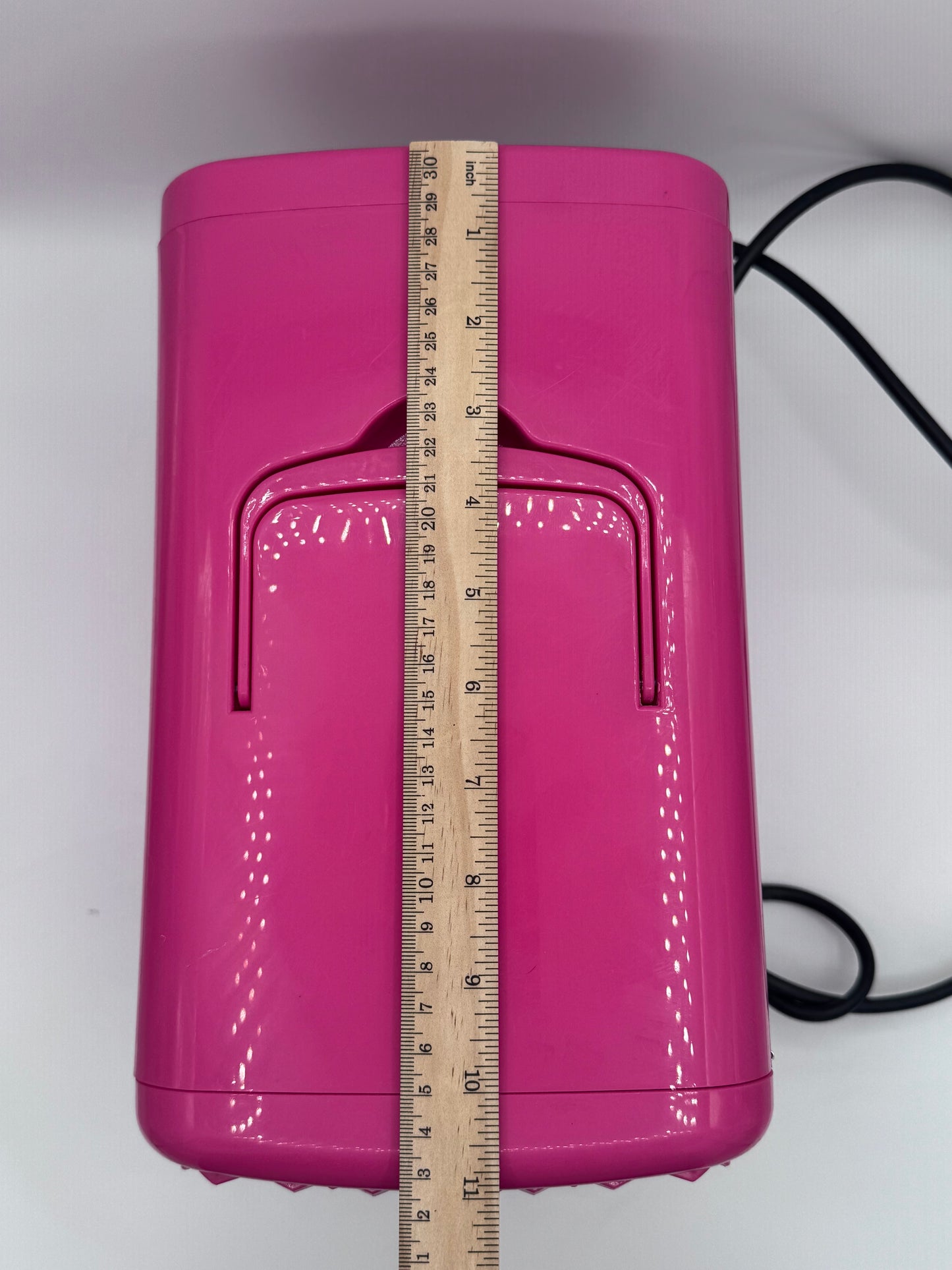 Frigidaire 9 Can Mini Retro Portable Refrigerator Hot Pink Diamond Door
