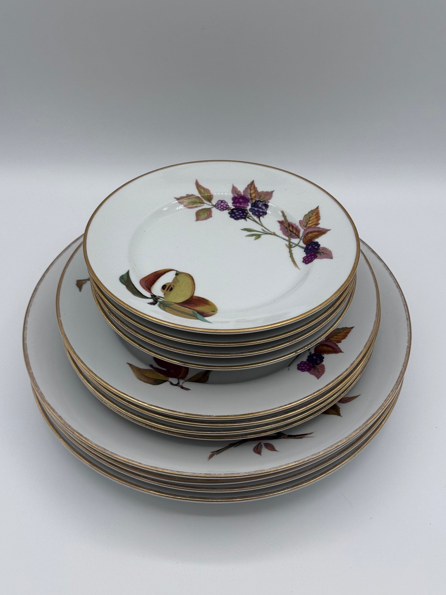 Eversham Gold By Royal Worcester 1961 Vintage Fine Porcelain Set of 12 Plates