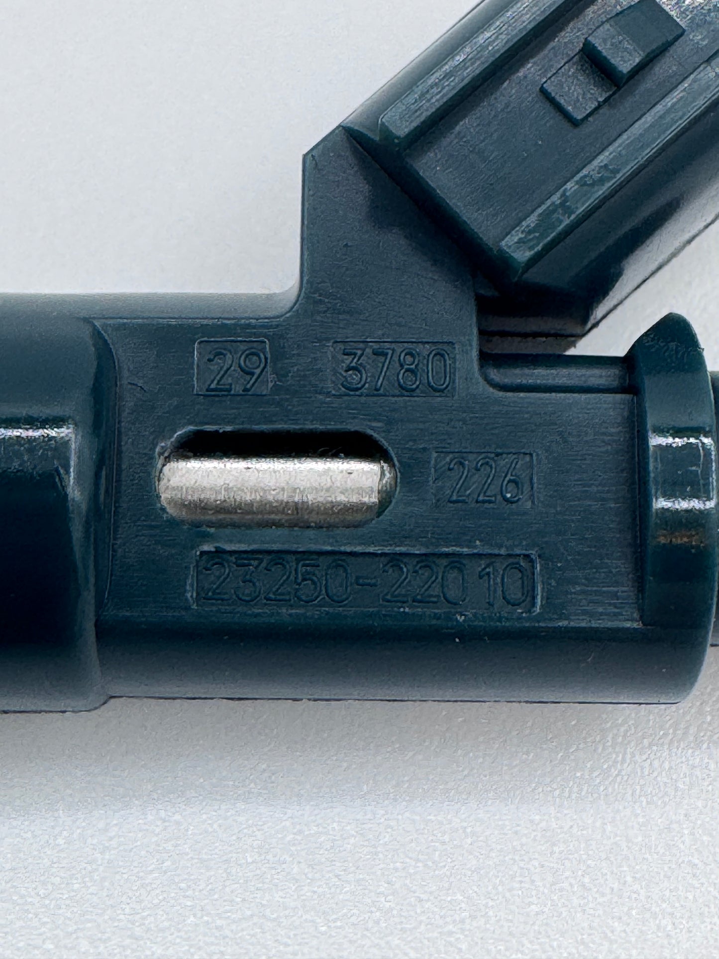 Fuel injectors Part 23250 - 22010 Set of 2