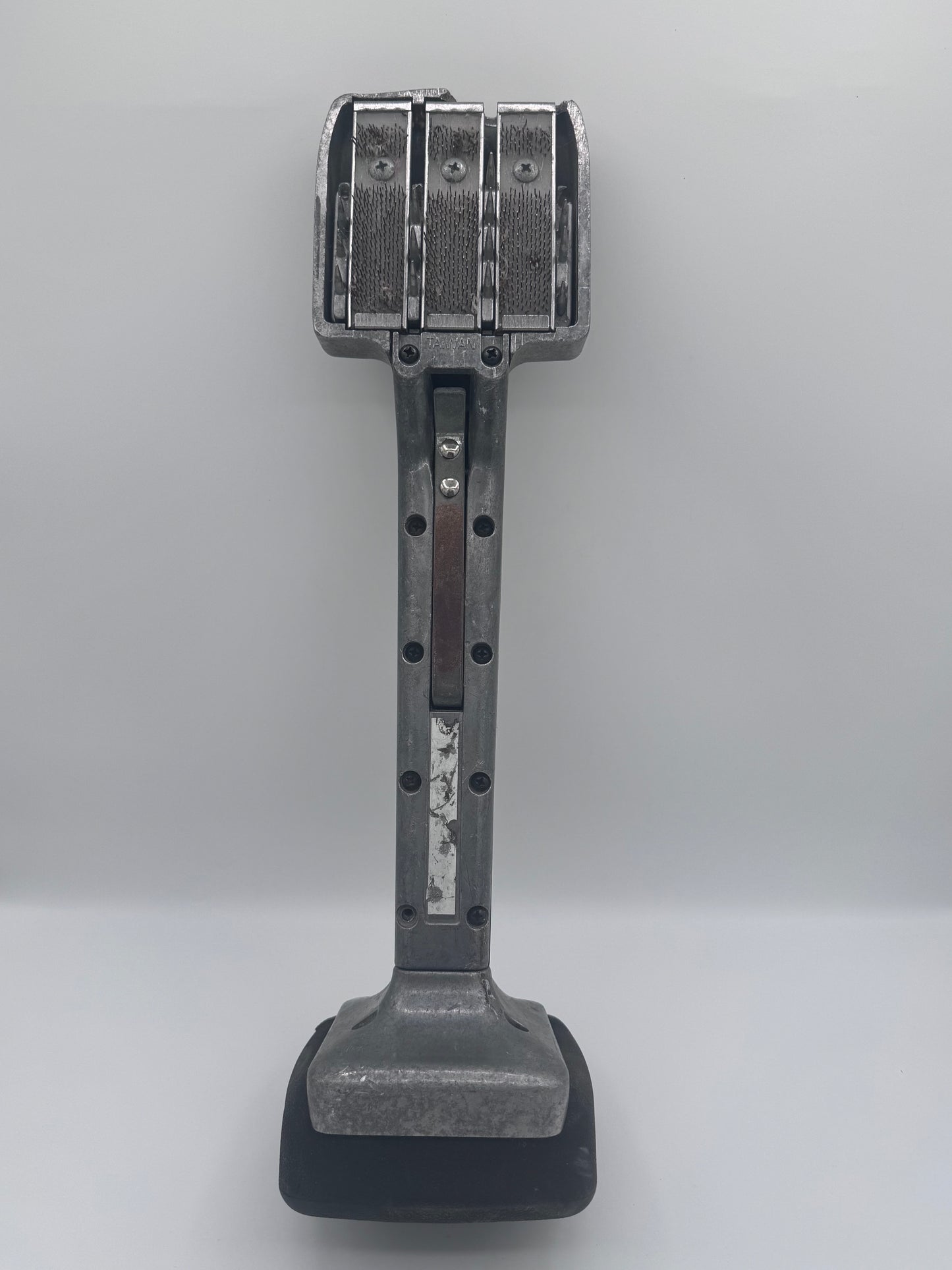 Roberts Pre-Owned Knee Kicker Carpet Stretcher
