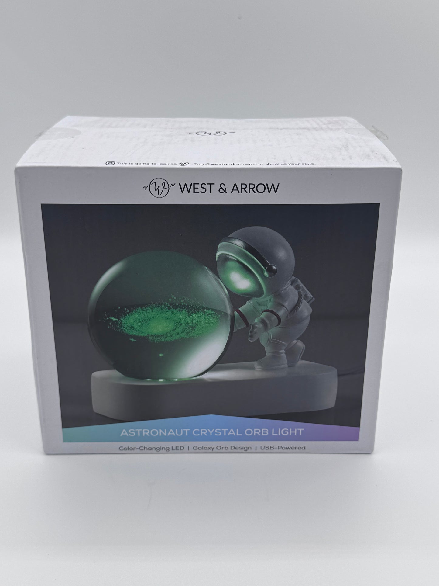 3D Astronaut Crystal Ball Night Light, 3D Crystal Ball Night Lamp, 3D Galaxy Crystal Ball with Colorful LED Light Base, Color Changing Light