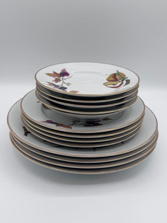 Eversham Gold By Royal Worcester 1961 Vintage Fine Porcelain Set of 12 Plates
